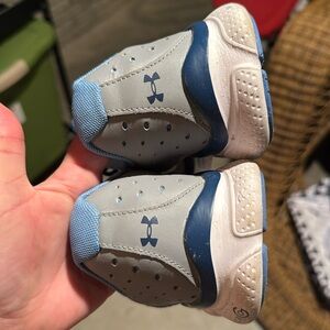 Under Armour, tennis shoes